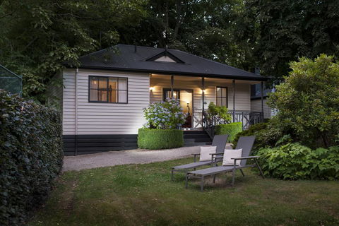Moulton Park Estate - Cottages - Perths Hotel 1
