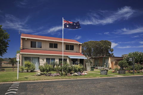 Mudgee Valley Park - Perths Hotel 0