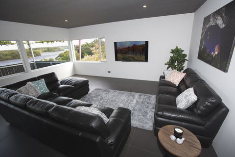 Nelson Victoria Luxury Holiday Accommodation - Perths Hotel 3
