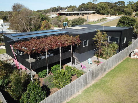 Nelson Victoria Luxury Holiday Accommodation - Perths Hotel 1