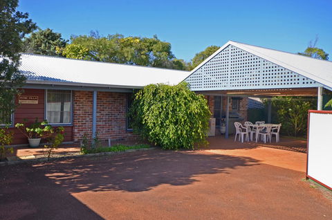Albany Beachside Accommodation - Perths Hotel 12