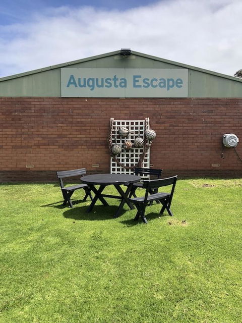 Augusta Escape Holiday Units - Perths Hotel 29