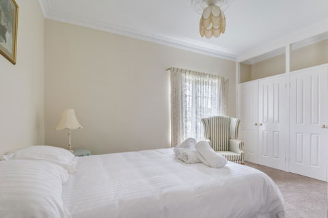 Serpentine Rose - Perths Hotel 7