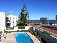 Book Sorrento Accommodation Vacations Perths Hotel Perths Hotel