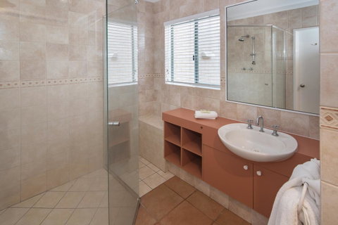 Bayshore Beachside Resort - Perths Hotel 21