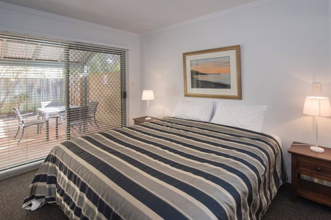 Bayshore Beachside Resort - Perths Hotel 3