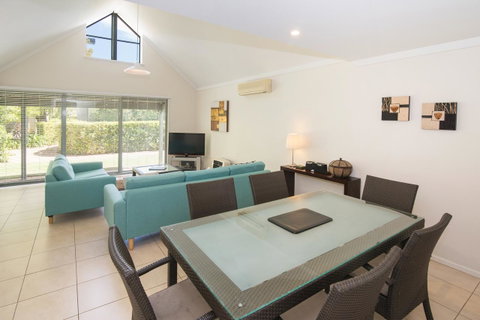 Bayshore Beachside Resort - Perths Hotel 29