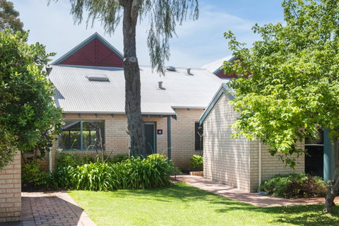 Bayshore Beachside Resort - Perths Hotel 20