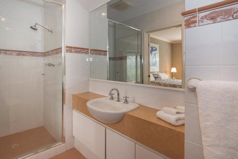 Bayshore Beachside Resort - Perths Hotel 34