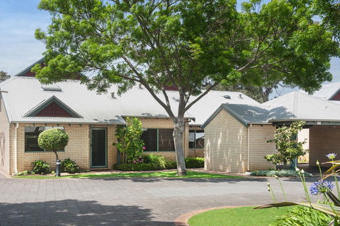 Bayshore Beachside Resort - Perths Hotel 32