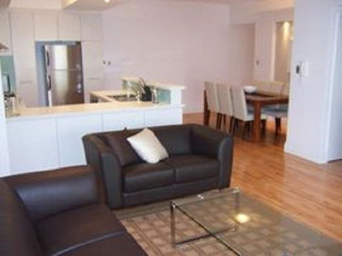 West End District Apartments - Perths Hotel 24