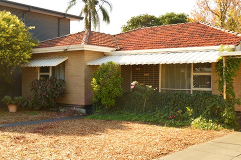 Midgard Cottage - Great Location & Close To Airport - Perths Hotel 16