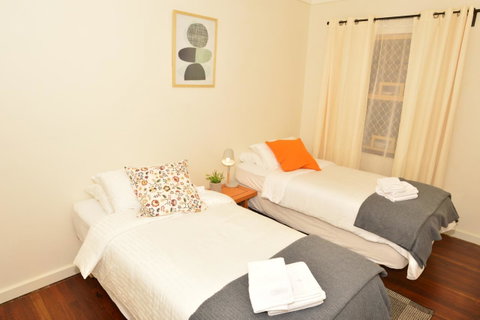 Midgard Cottage - Great Location & Close To Airport - Perths Hotel 7
