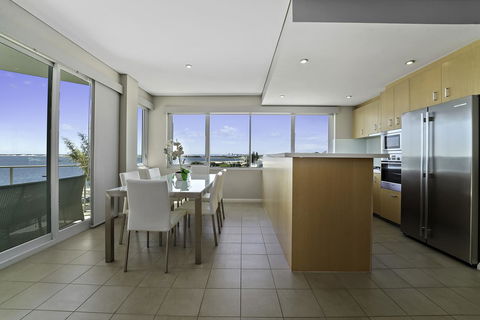 Luxury Suite Bunbury - Perths Hotel 9