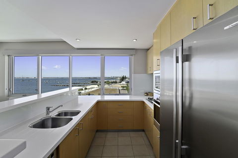 Luxury Suite Bunbury - Perths Hotel 8