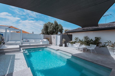 Mindarie Retreat - Perths Hotel 13