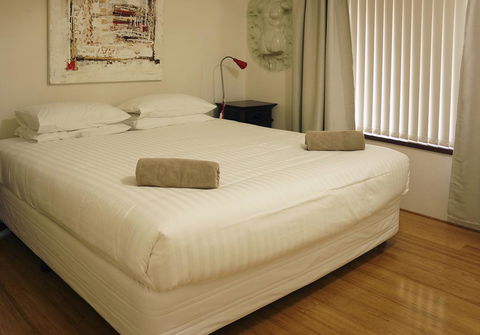 Suffolk House - Perths Hotel 12
