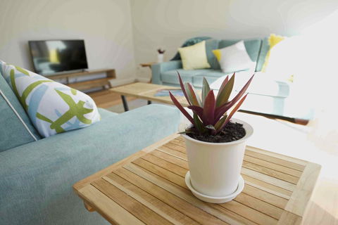 Sunny Blinco Street House - Perths Hotel 7
