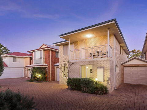 Cooper Street - Perths Hotel 0
