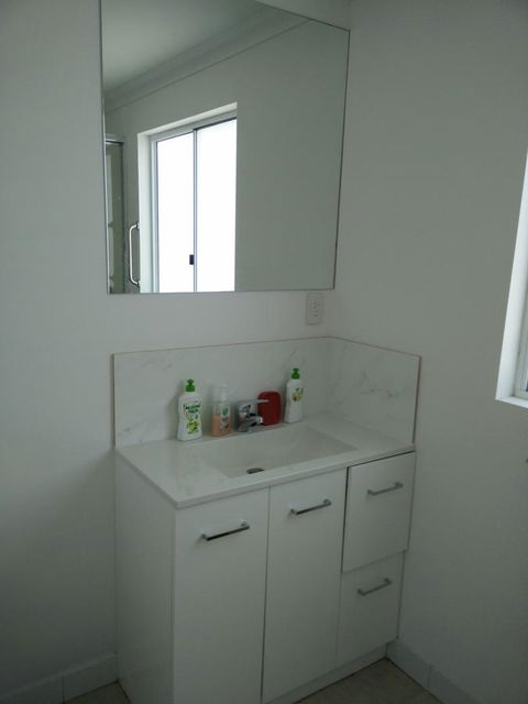 DIANELLA Budget Rooms Happy Place To Stay - Perths Hotel 11
