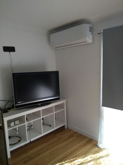 DIANELLA Budget Rooms Happy Place To Stay - Perths Hotel 32