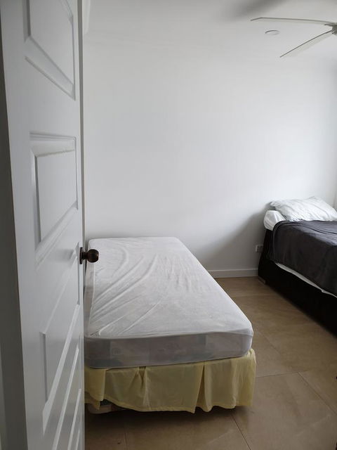 DIANELLA Budget Rooms Happy Place To Stay - Perths Hotel 1