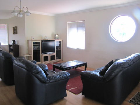 Ocean View Retreat - Perths Hotel 1