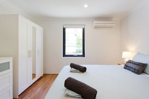 Monument Hill Townhouse - Fremantle - Perths Hotel 7