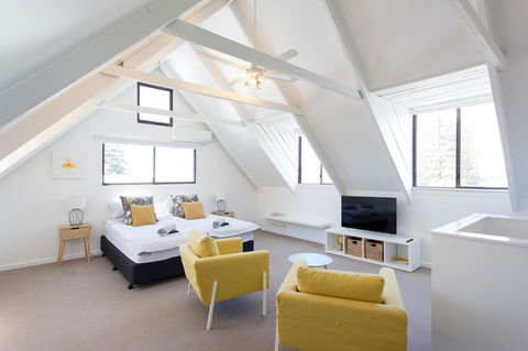 Monument Hill Townhouse - Fremantle - Perths Hotel 0