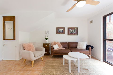 Monument Hill Townhouse - Fremantle - Perths Hotel 13