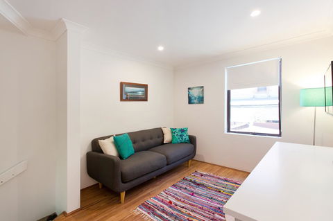 Monument Hill Townhouse - Fremantle - Perths Hotel 9
