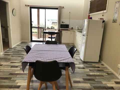 Sabai Accommodation - Perths Hotel 1