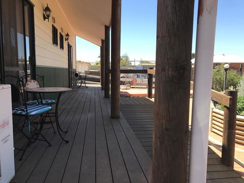 Sabai Accommodation - Perths Hotel 27