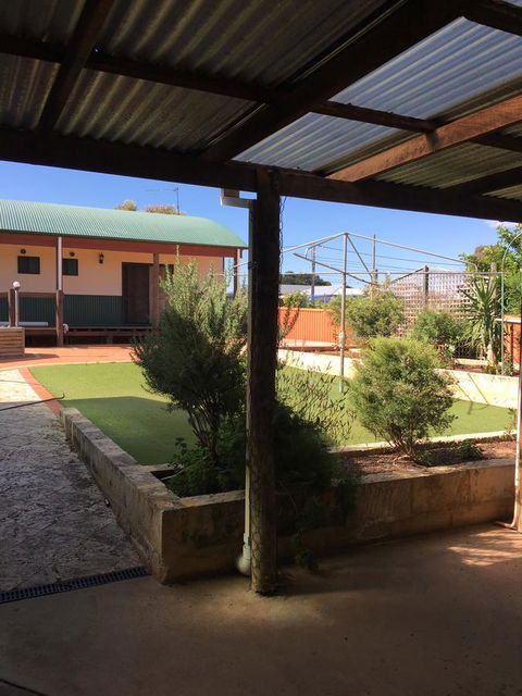 Sabai Accommodation - Perths Hotel 28