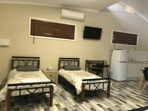 Sabai Accommodation - Perths Hotel 16