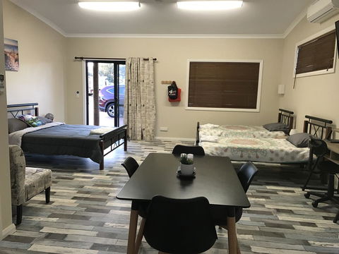 Sabai Accommodation - Perths Hotel 13