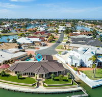 LA ANCHOR ON THE CANALS MANDURAH - Perths Hotel