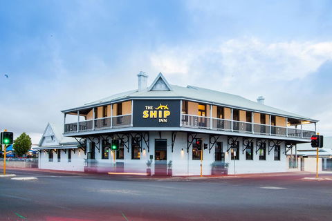 Nightcap At The Ship Inn - Perths Hotel 4