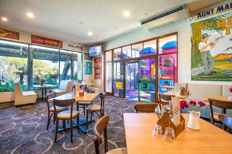 Nightcap At Wanneroo Tavern - Perths Hotel 6