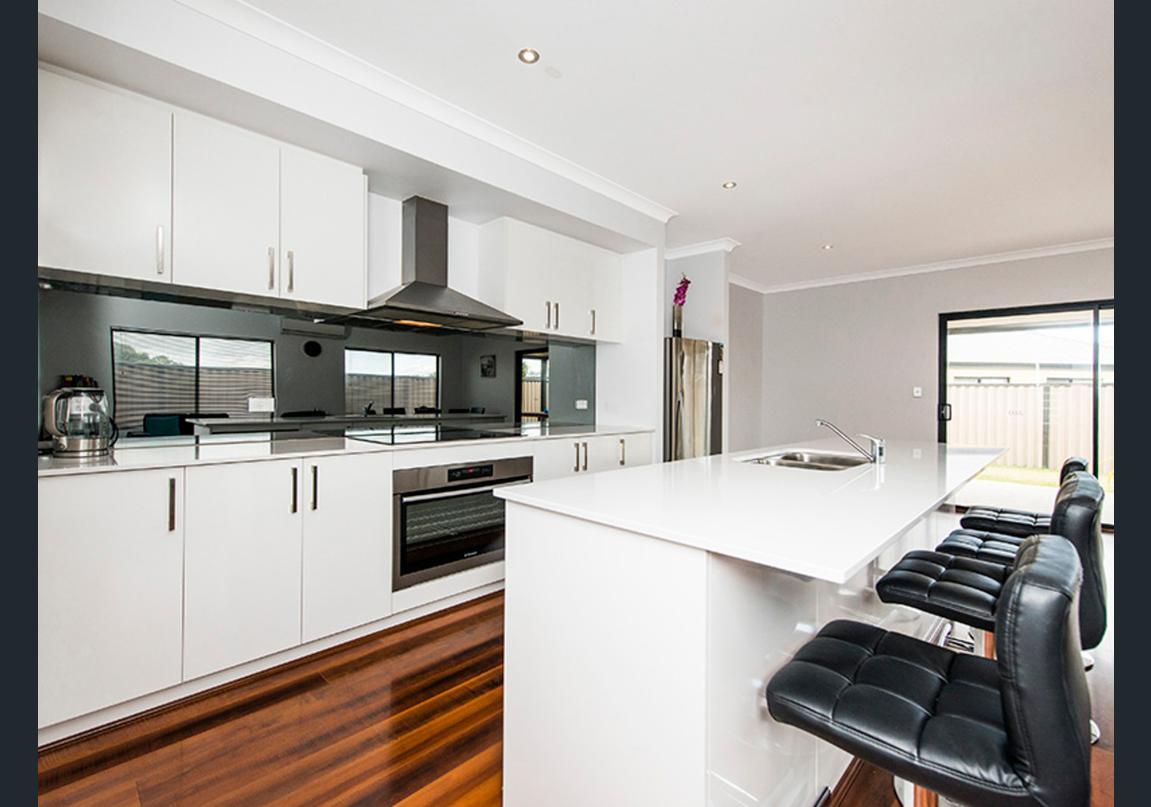 Piara Waters WA Perths Hotel