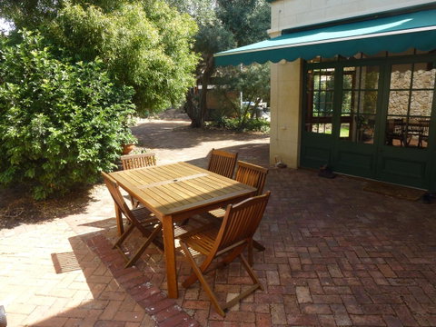 The Russell House - Perths Hotel 16