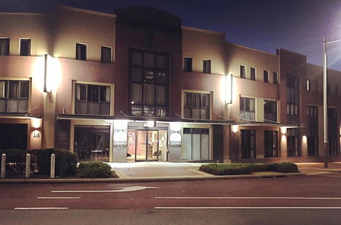 Joondalup City Hotel - Perths Hotel 6