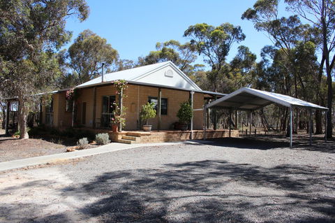 Kendenup Cottages And Lodge - Perths Hotel 20