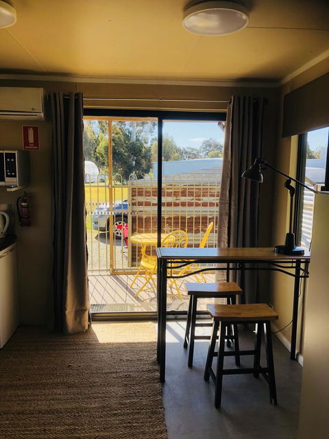 Kendenup Cottages And Lodge - Perths Hotel 4