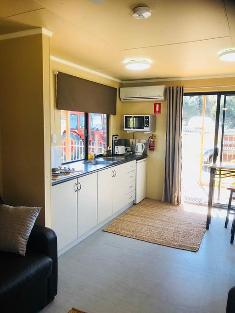 Kendenup Cottages And Lodge - Perths Hotel 9