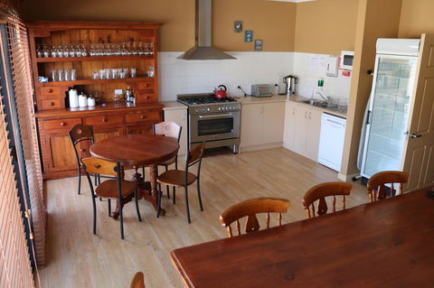 Kendenup Cottages And Lodge - Perths Hotel 40