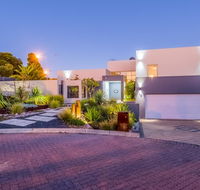 Perth Luxury Accommodation - Perths Hotel