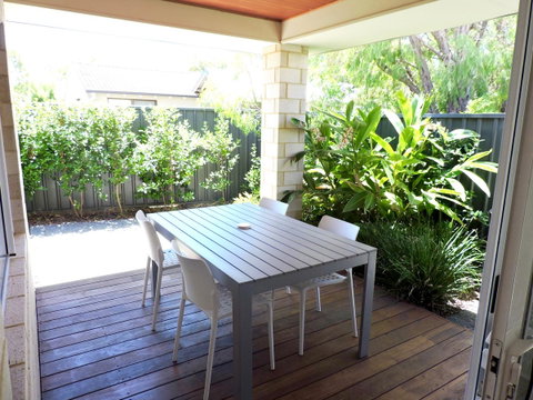 Contemporary Cove - Quindalup - Perths Hotel 11