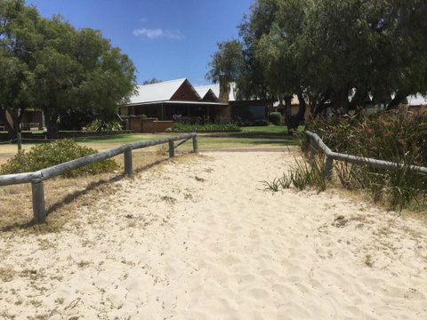 Beach House Dunsborough - Perths Hotel 17