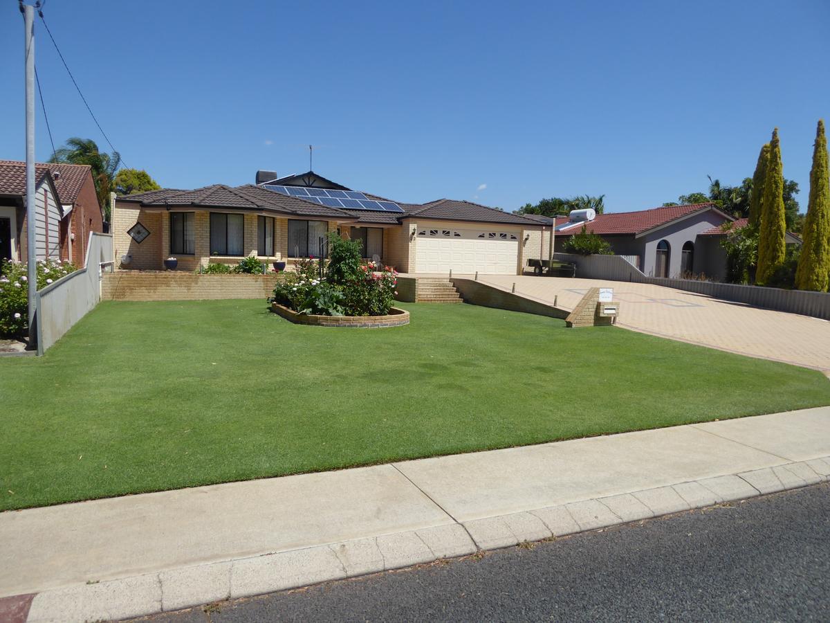 High Wycombe WA Perths Hotel